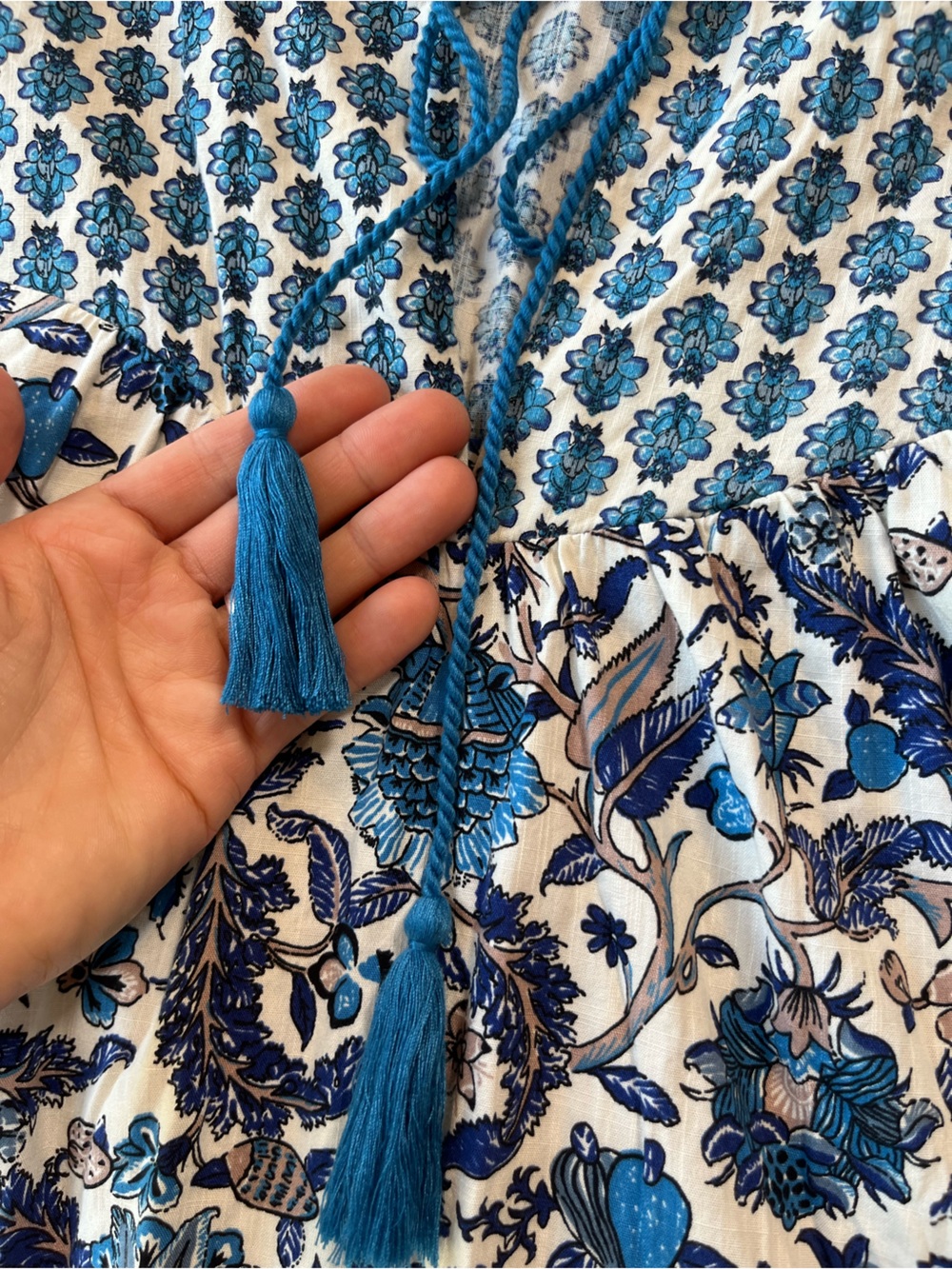 Knox Rose Blue & White Floral Paisley Flowy Boho Puff Sleeve Mini Dress - Picture 6 of 12